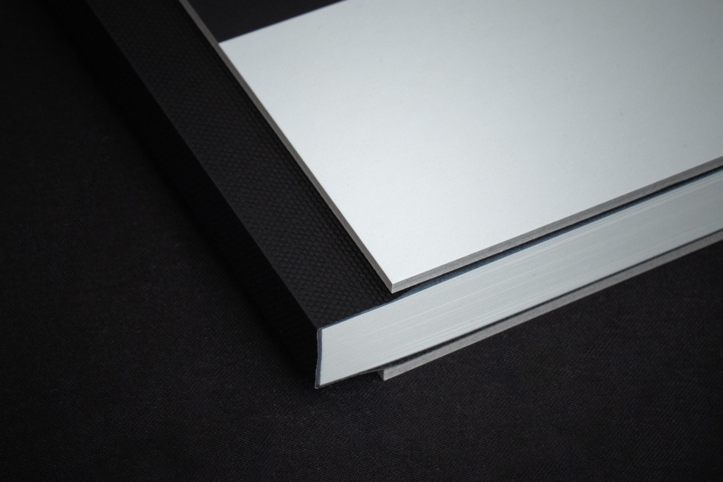 世界をまとう 図録 豪華版