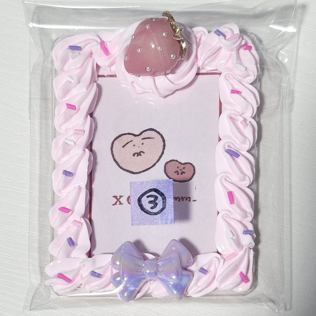 いちごのケース(ピンク)