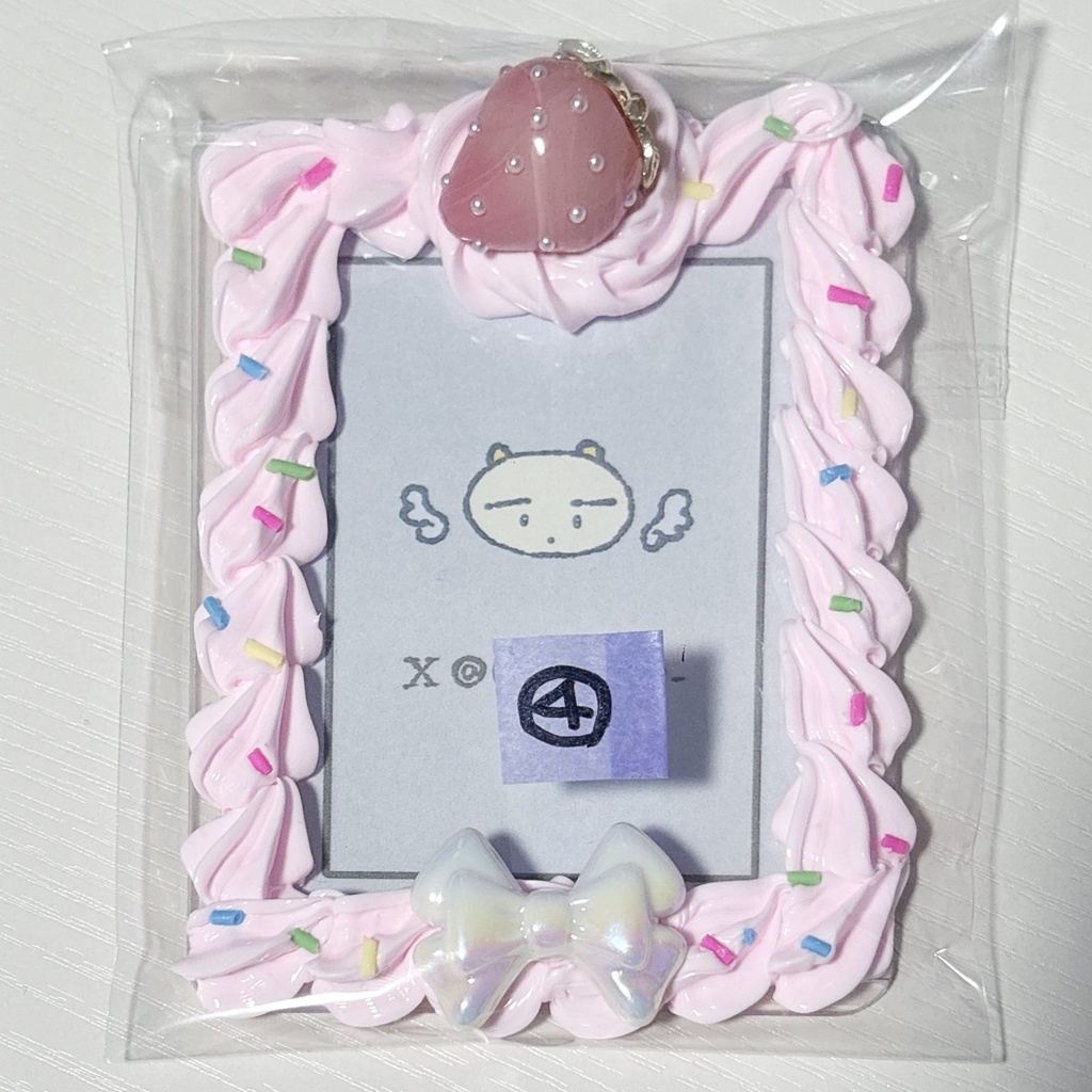 いちごのケース(ピンク)