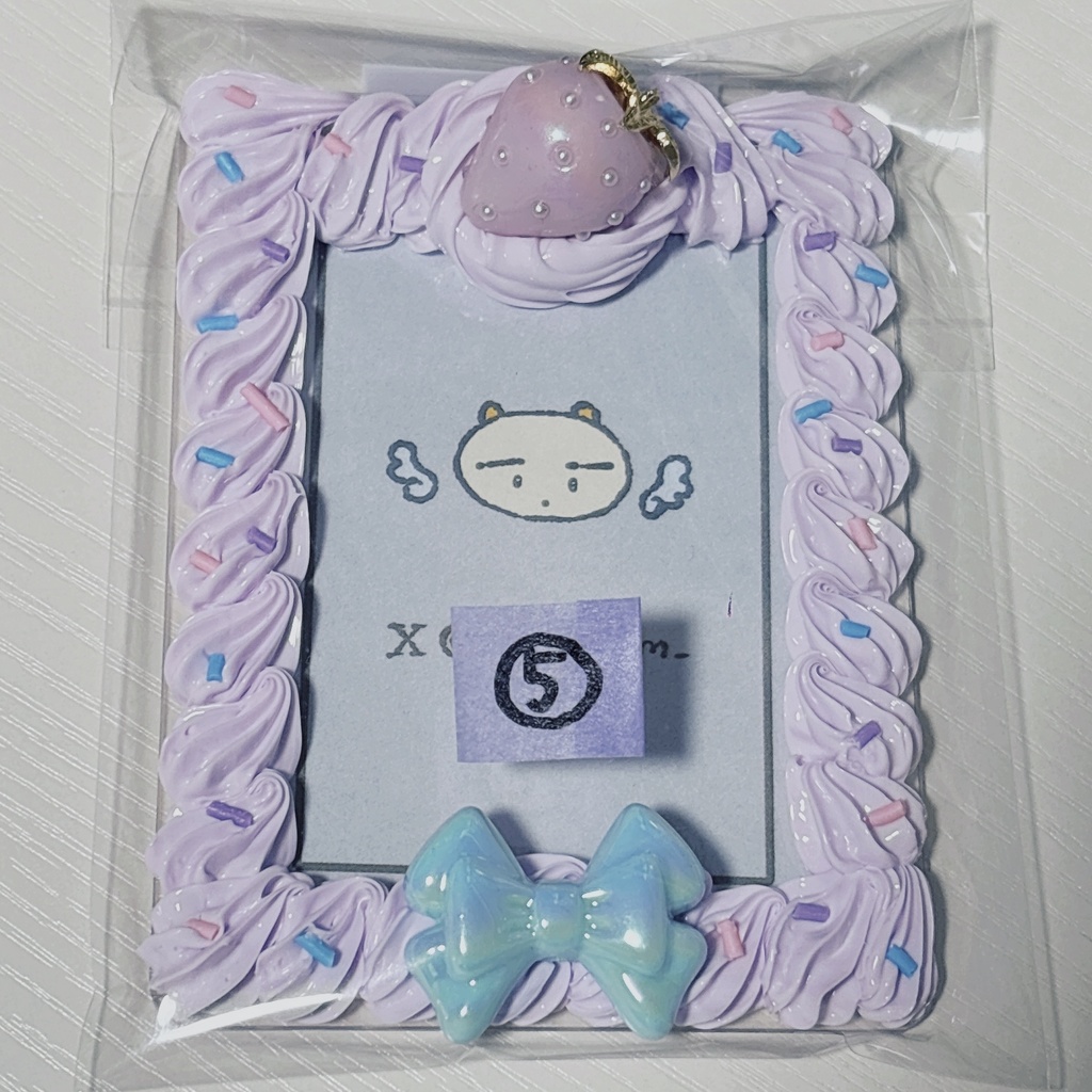 いちごのケース(グレー、パープル)