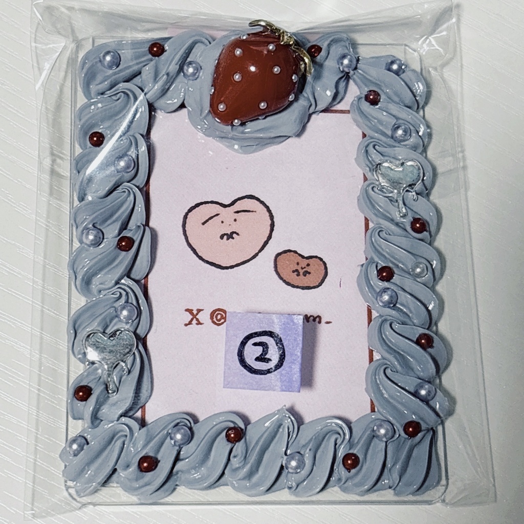 いちごのケース(グレー、パープル)