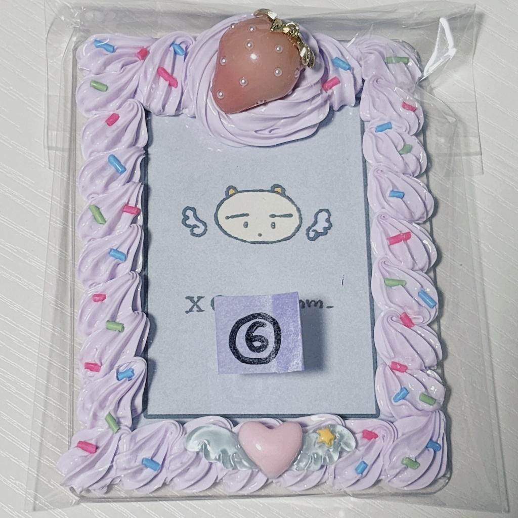 いちごのケース(グレー、パープル)