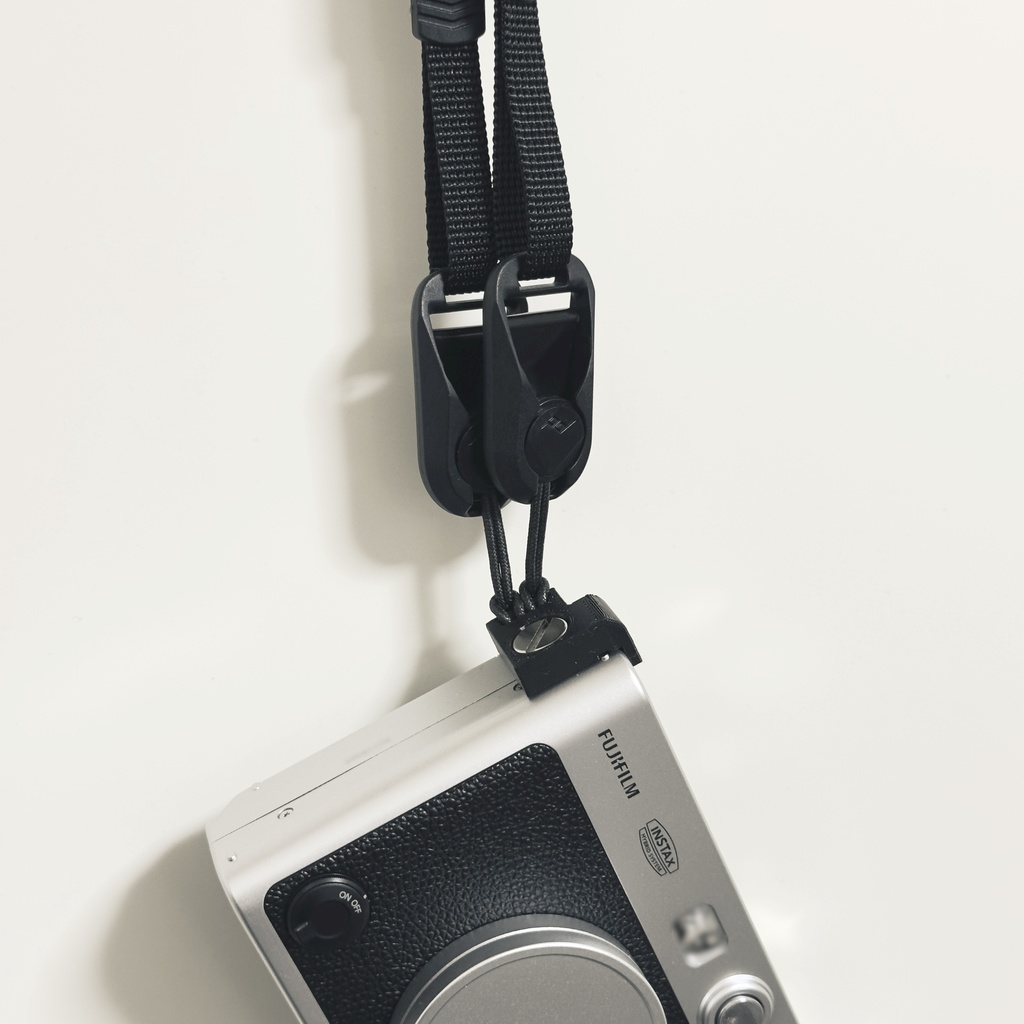 Instax mini EVO用 縦吊りストラップホルダー