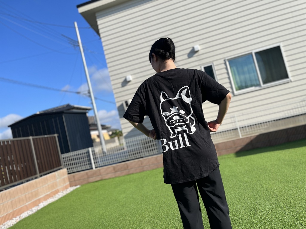 バックプリント2種類メッシュBull胸に小型Bullと胸GEロゴ入り黒Tシャツ