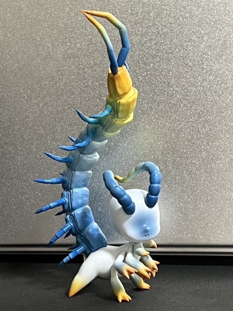ムカデアドプト(着色済み、組み立て式)