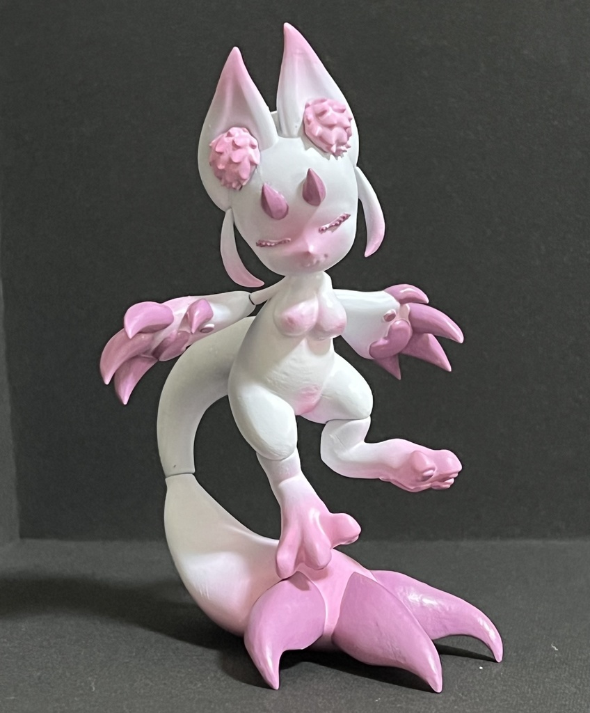 2齢アドプトのフィギュア(着色済み.組み立て式)