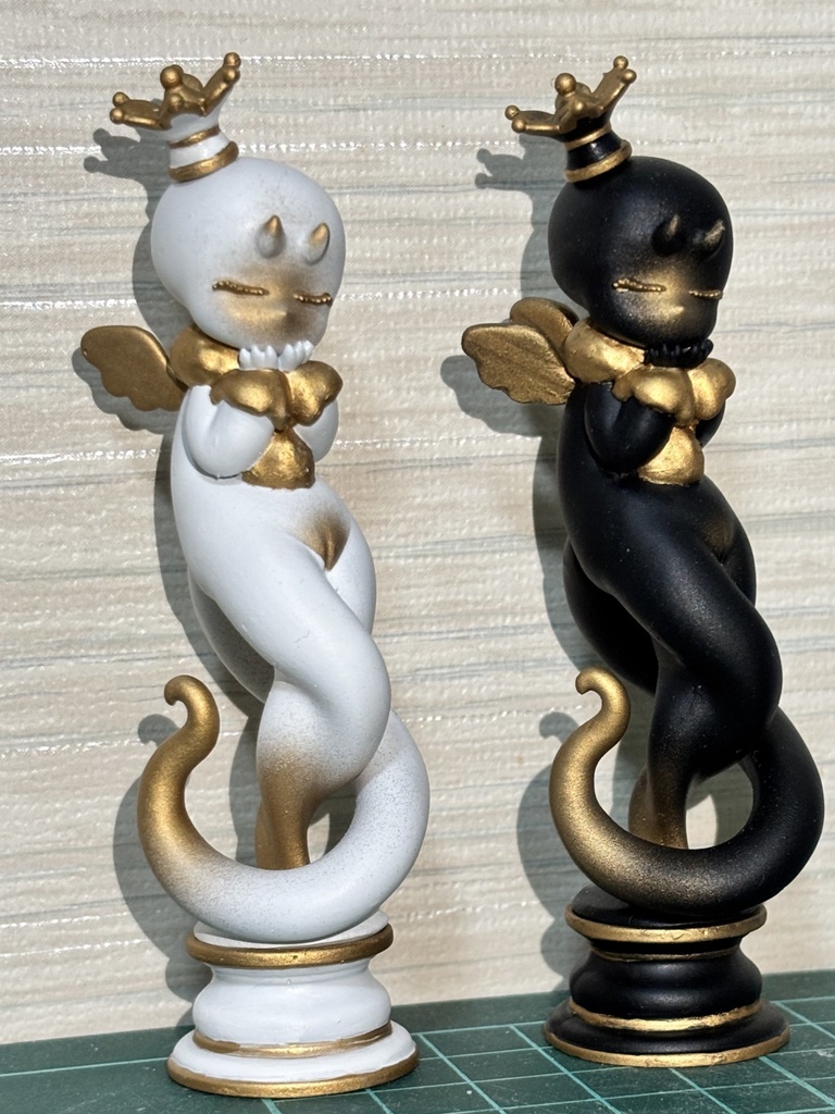 チェスのアドプト(クイーン)のフィギュア(キャスト+レジン混在.着色組み立て式)