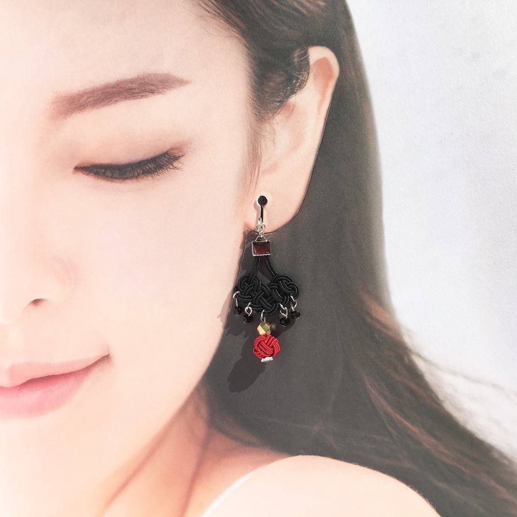 同田貫正国の首元の甲冑耳飾り