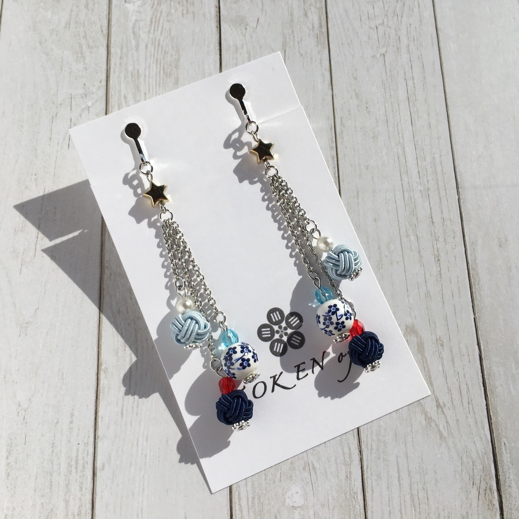 北欧風小花の白山吉光耳飾り