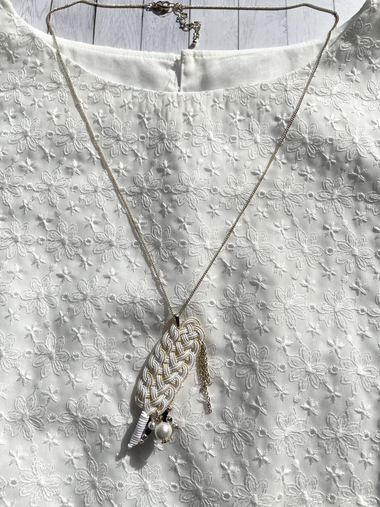 鳥太刀の約束の羽根ペンダント