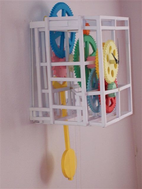 紙の歯車が時を刻む。ペーパークラフト振り子時計 展開図データ【PDF】