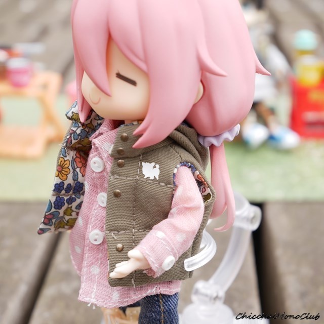 タッサー&リバティプリントのダウンベスト【オビツ11&ねんどーる】