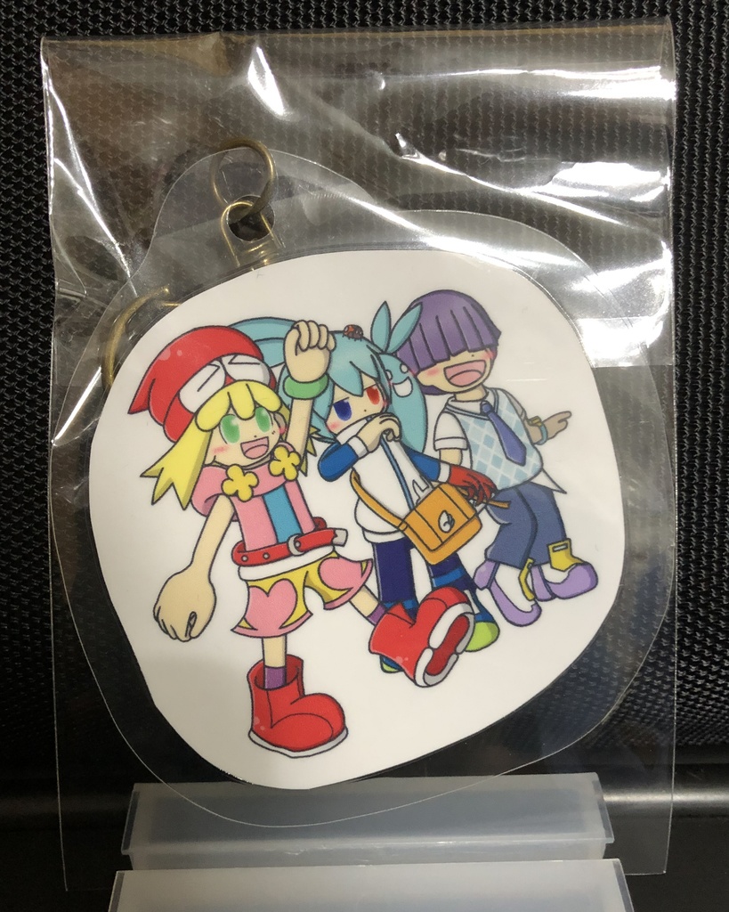 ラミネートキーホルダー　アミシグロ