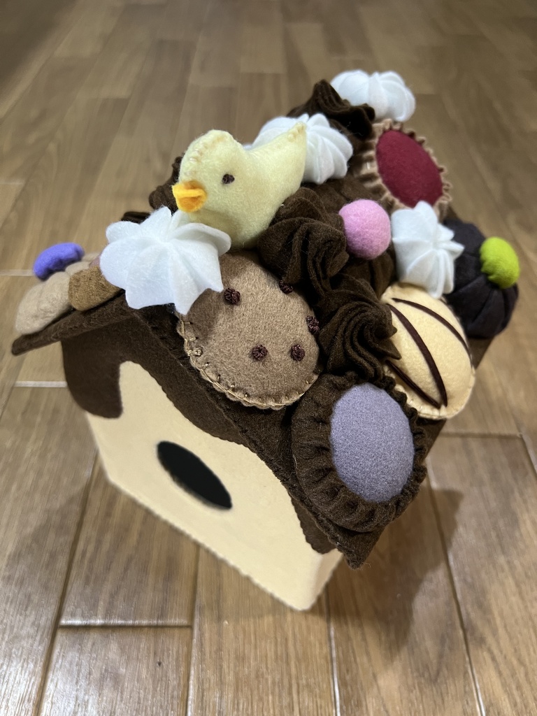文鳥専用フェルト製お菓子の家(抽選販売)