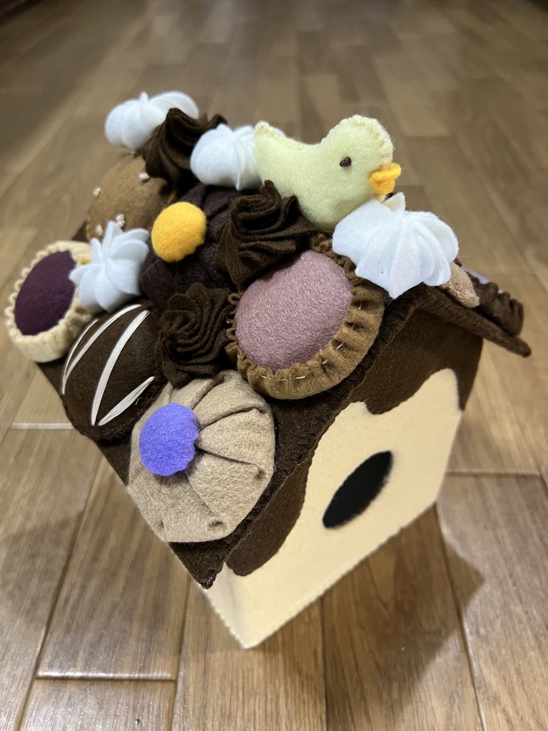 文鳥専用フェルト製お菓子の家(抽選販売)
