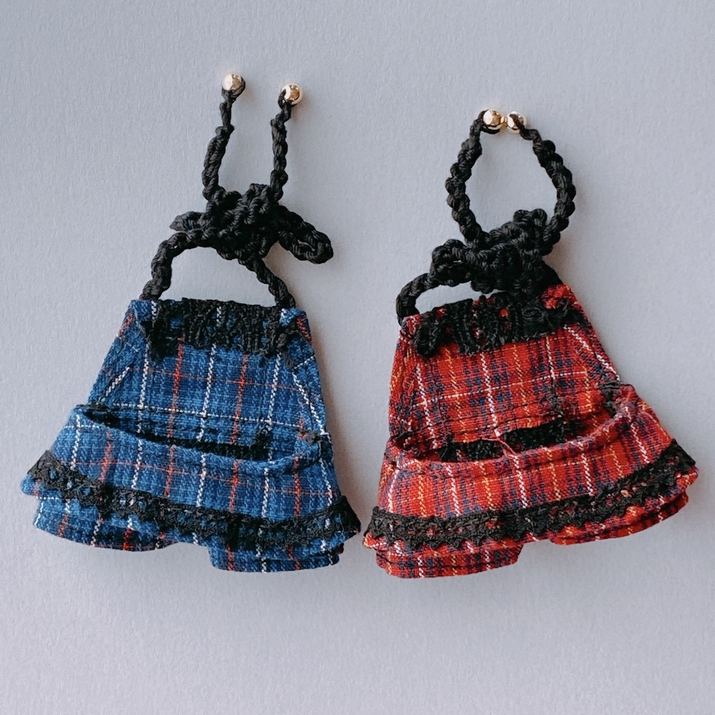 チェックのサロペット