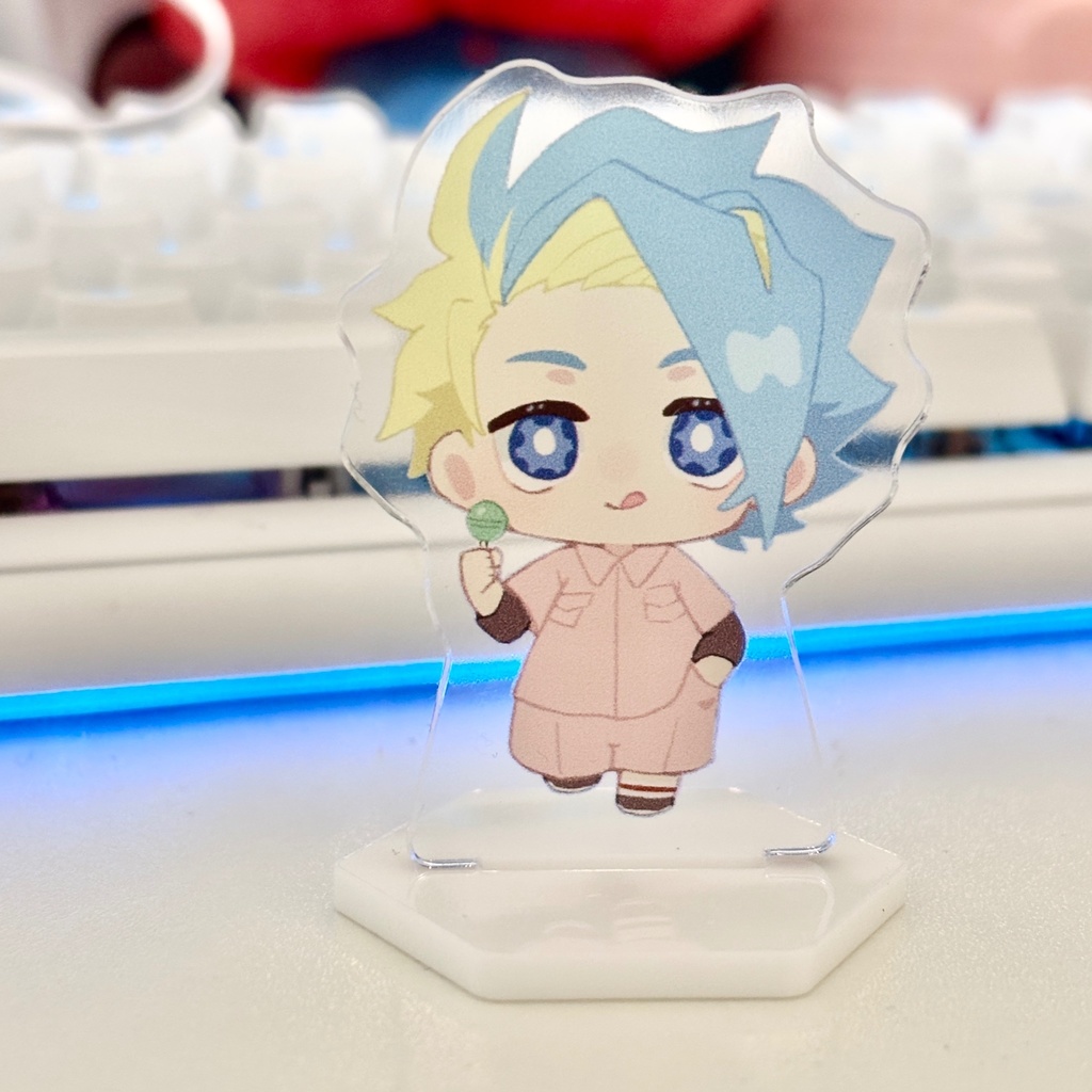 デフォルメみにアクスタ