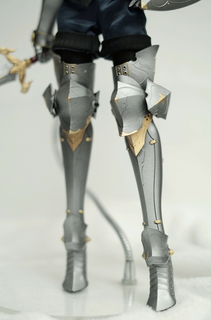 MDD用 騎士鎧セット(ガントレット、グリーヴ、剣、盾)