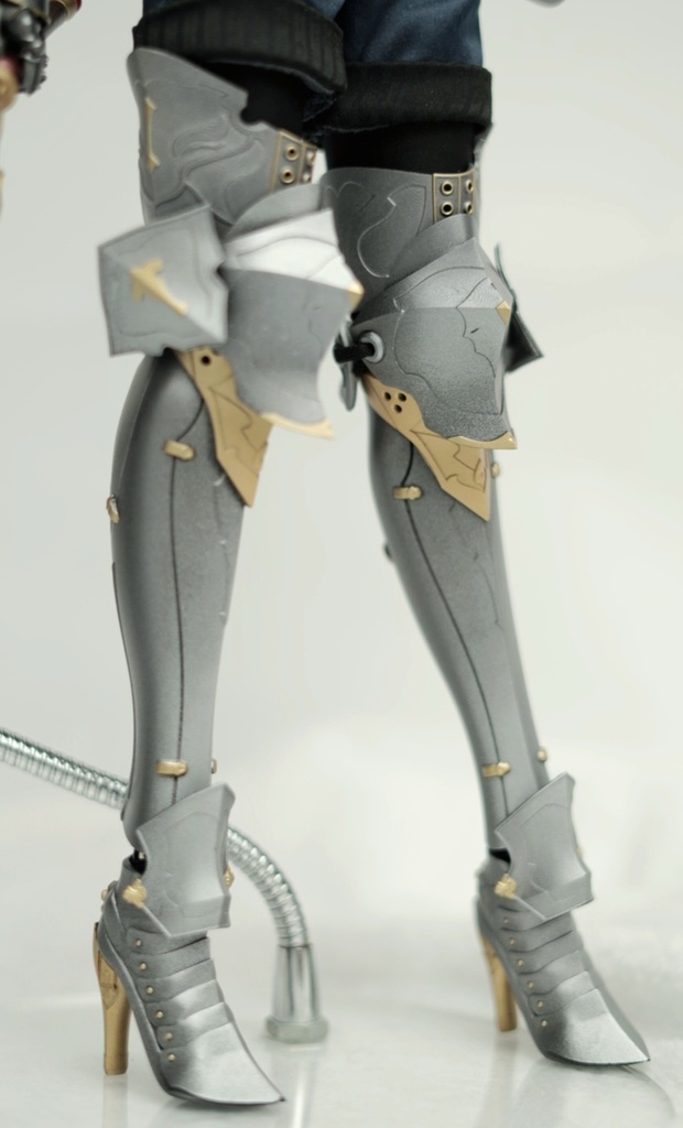 MDD用 騎士鎧セット(ガントレット、グリーヴ、剣、盾)