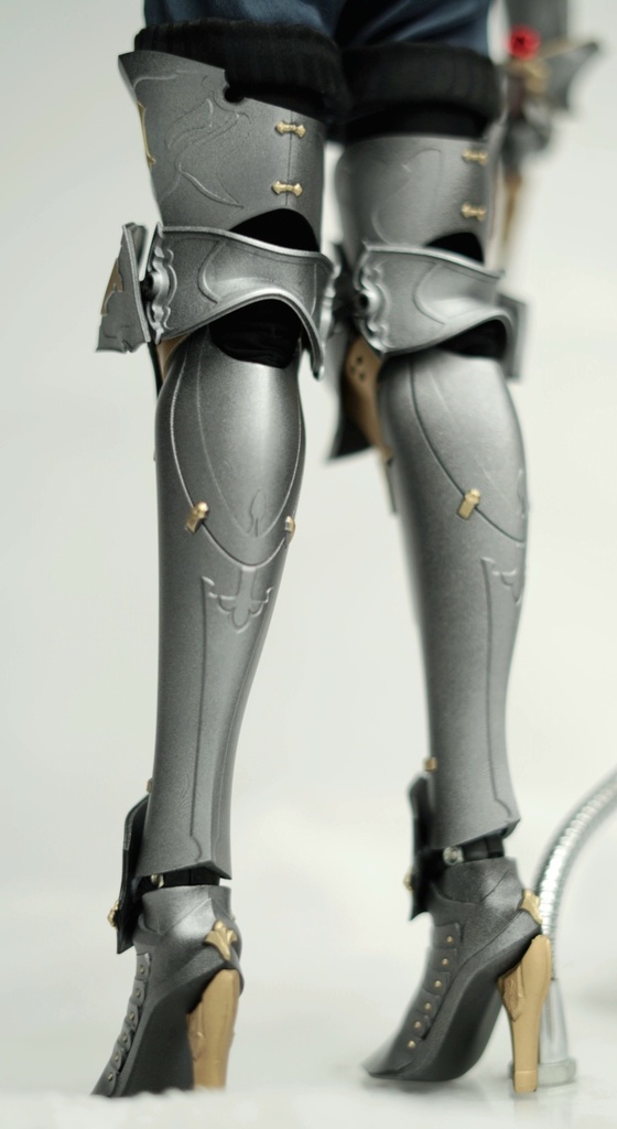 MDD用 騎士鎧セット(ガントレット、グリーヴ、剣、盾)