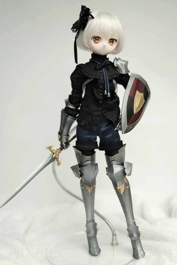 MDD用 騎士鎧セット(ガントレット、グリーヴ、剣、盾)