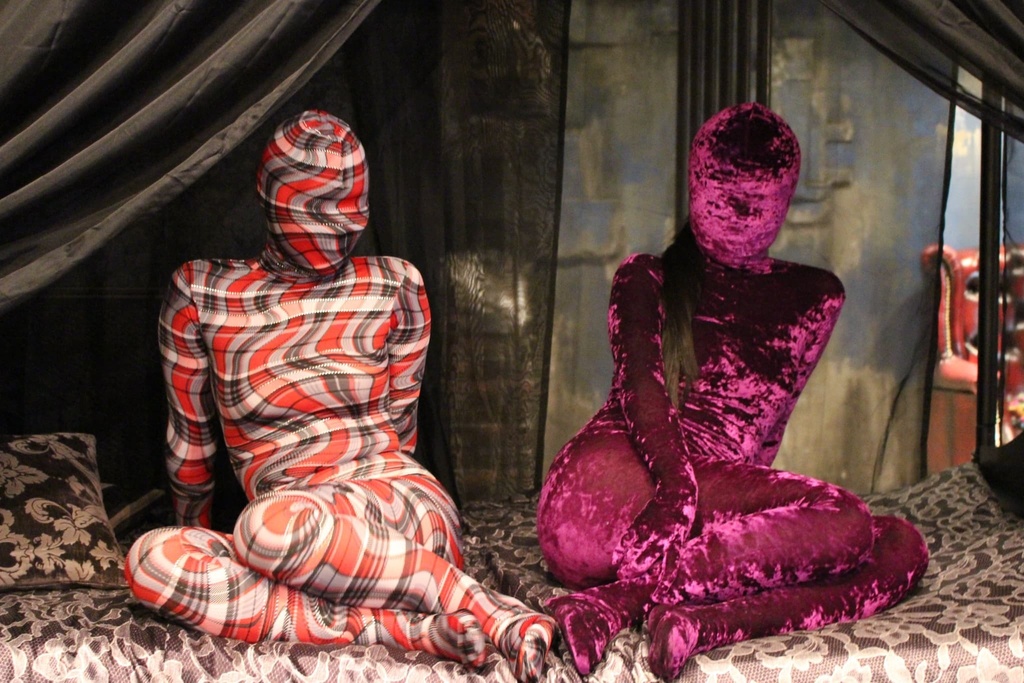 ZENTAI PHOTO 7 MODEL U AND O