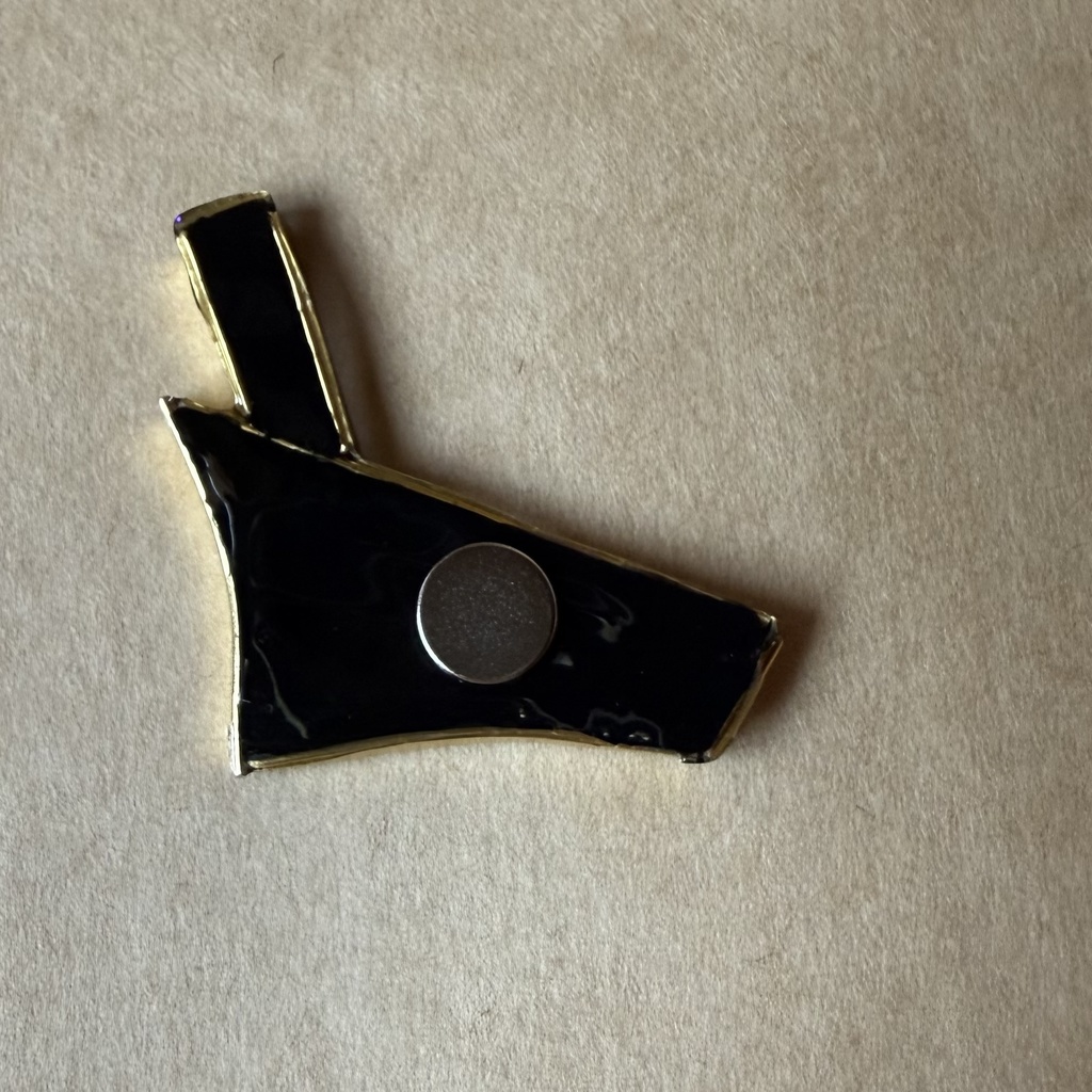 砂漠と戦争を司る神 セトのマグネットバッジ