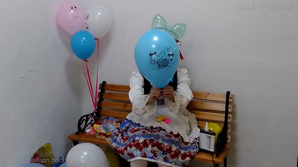 ロリィタ女子の風船遊び