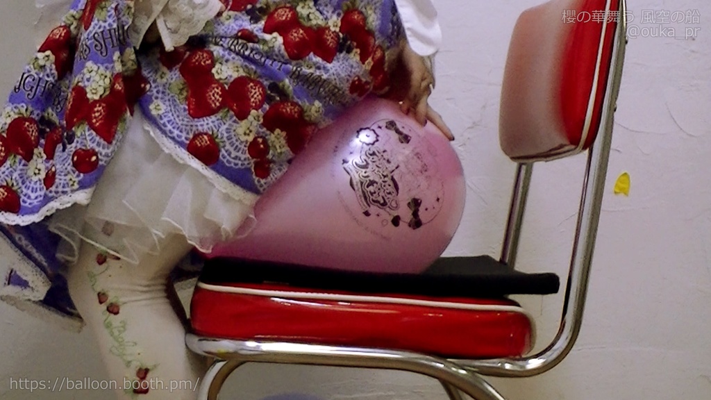 ロリィタ女子の風船遊び