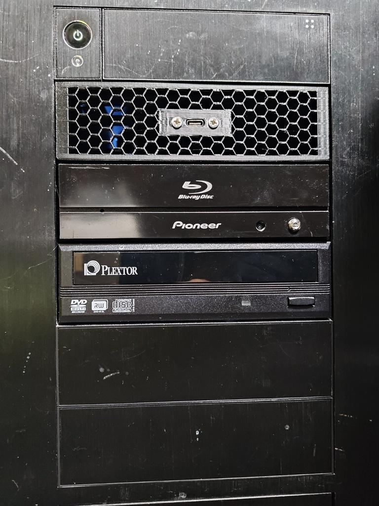 5.25インチベイ用USB Type-C付きフロントメッシュパネル【完成品販売有り】