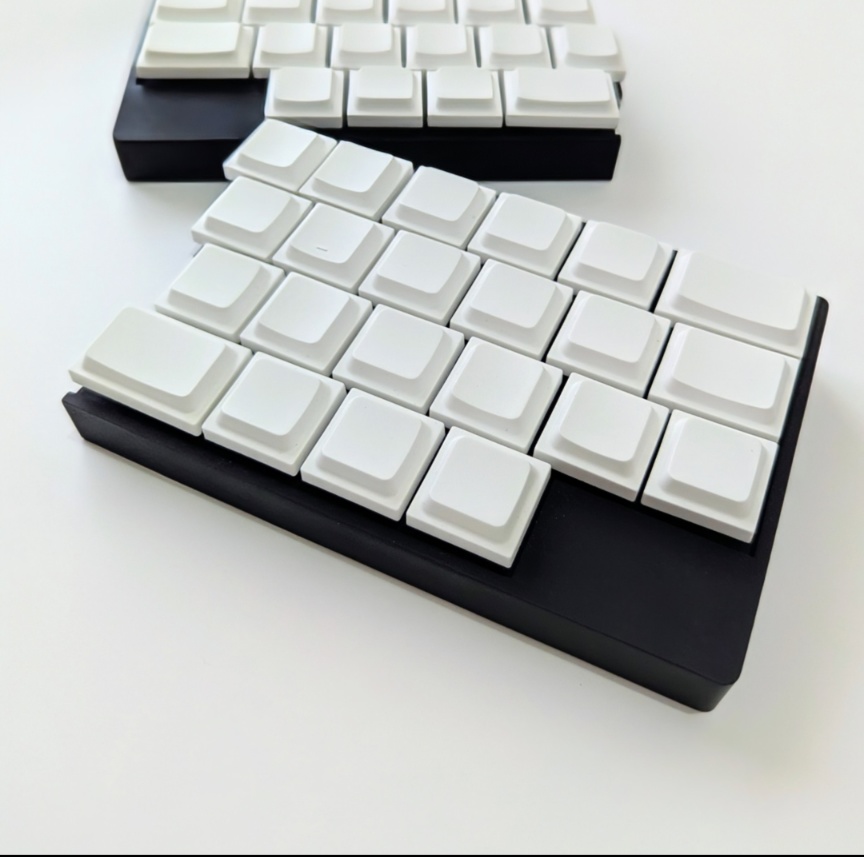 Split40 無線 40% 分割キーボード ロープロファイル ロウスタッガード