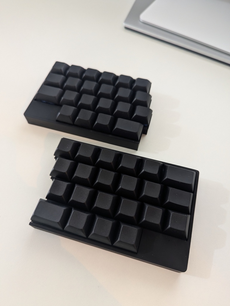 【組立済み】Split40 ワイヤレス 40% 分割キーボード　ロープロファイル