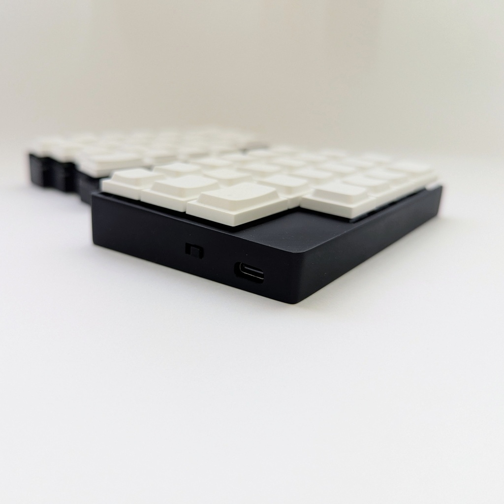 Split40 無線 40% 分割キーボード ロープロファイル ロウスタッガード