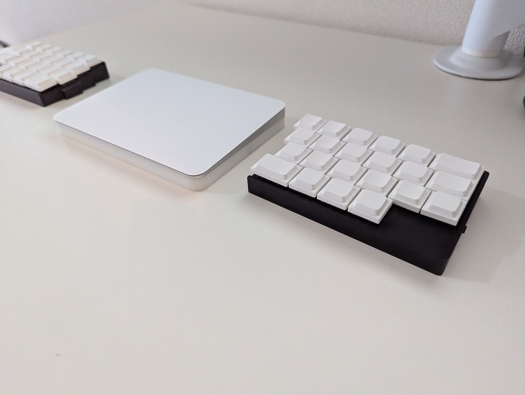 Apple Magic Trackpad スタンド　