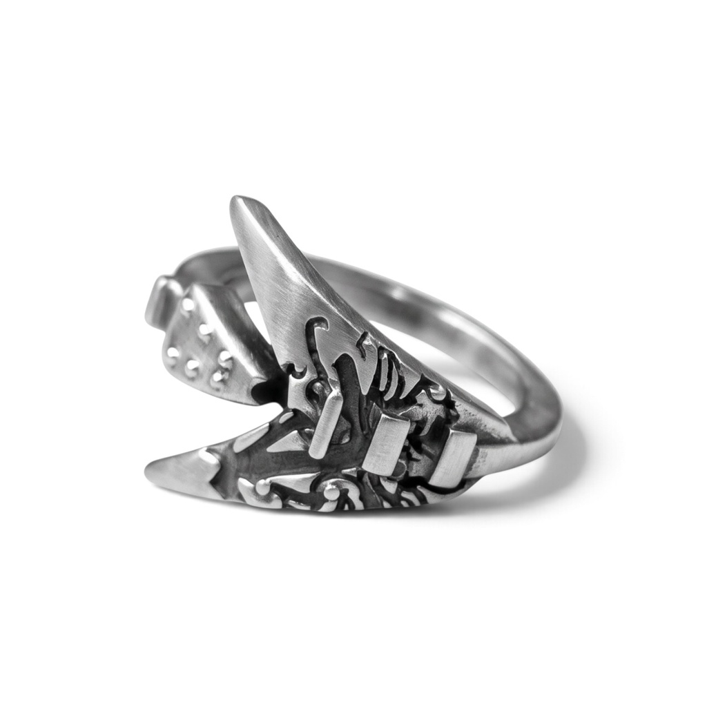 T-CROSS FLYING V SILVER RING