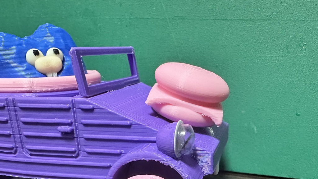 げっしーのおやつ~ボンネット直置きバーガー~