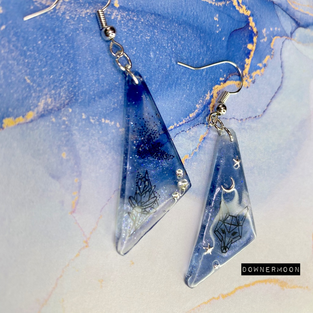 三角ピアス アシンメトリー レジン作品