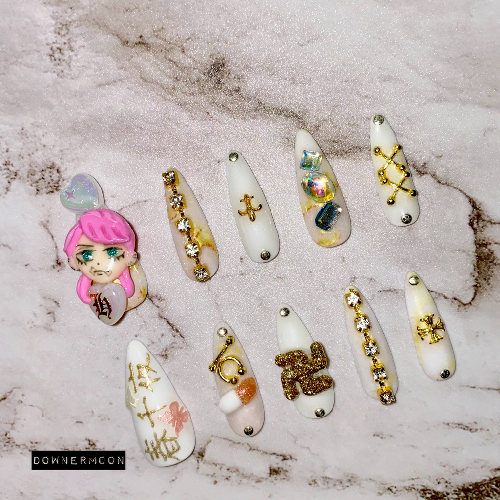 東リベ(春千夜)モチーフ♡ホワイト×ゴールドロング痛ネイル