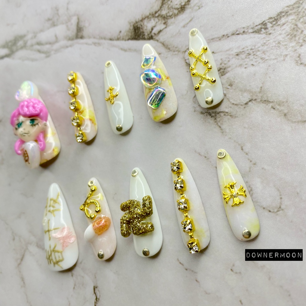 東リベ(春千夜)モチーフ♡ホワイト×ゴールドロング痛ネイル