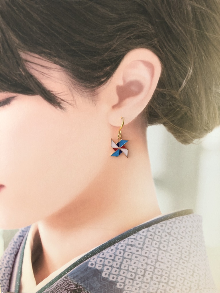 赤 青 白 風車のピアス チャーム 着物にあう和風ピアス お正月 かわいい 和柄 マスクチャーム 和装 九十九堂 Booth