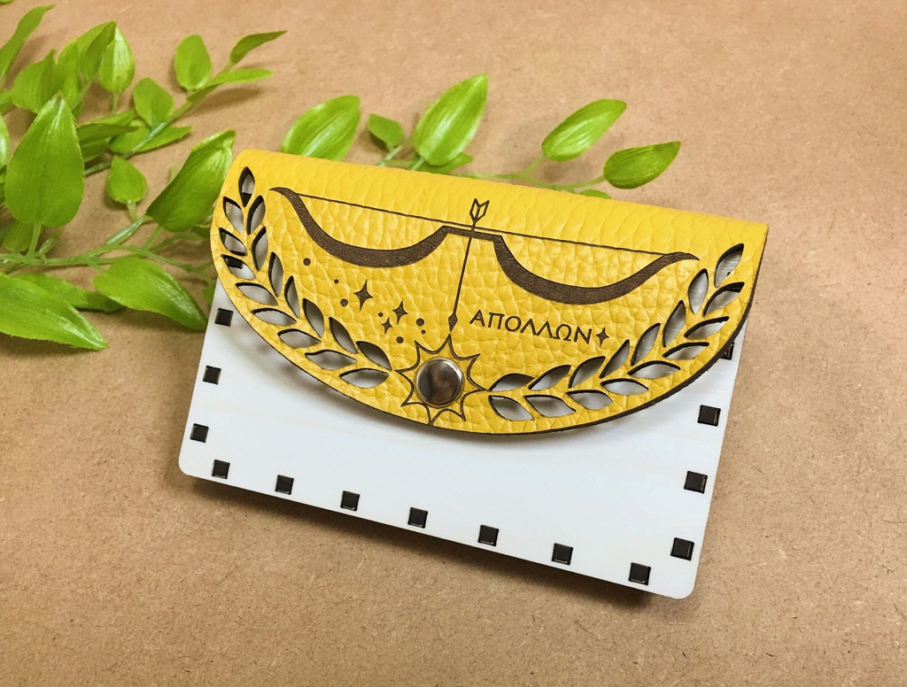 本革と木の名刺入れ