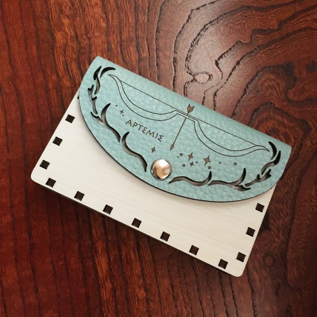 本革と木の名刺入れ