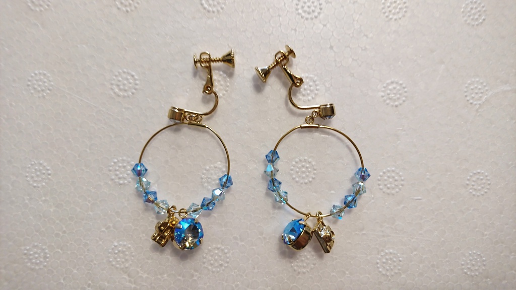 英二イメージスワロビーズイヤリング