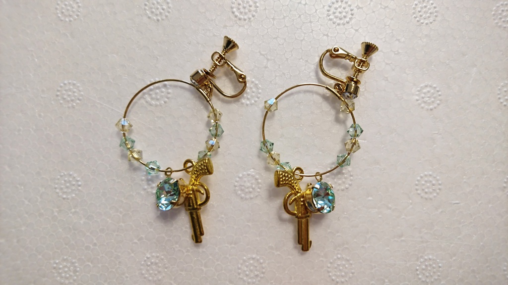 アッシュイメージスワロビーズイヤリング