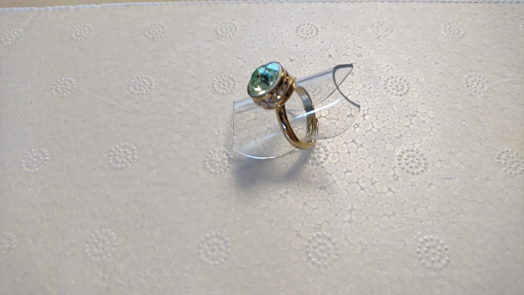 アッシュ イメージ スワロフスキーリング