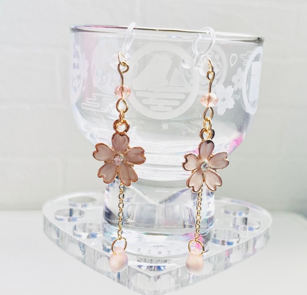 春の日のさくらのしずく ピアス 樹脂ノンホールピアス ネックレス