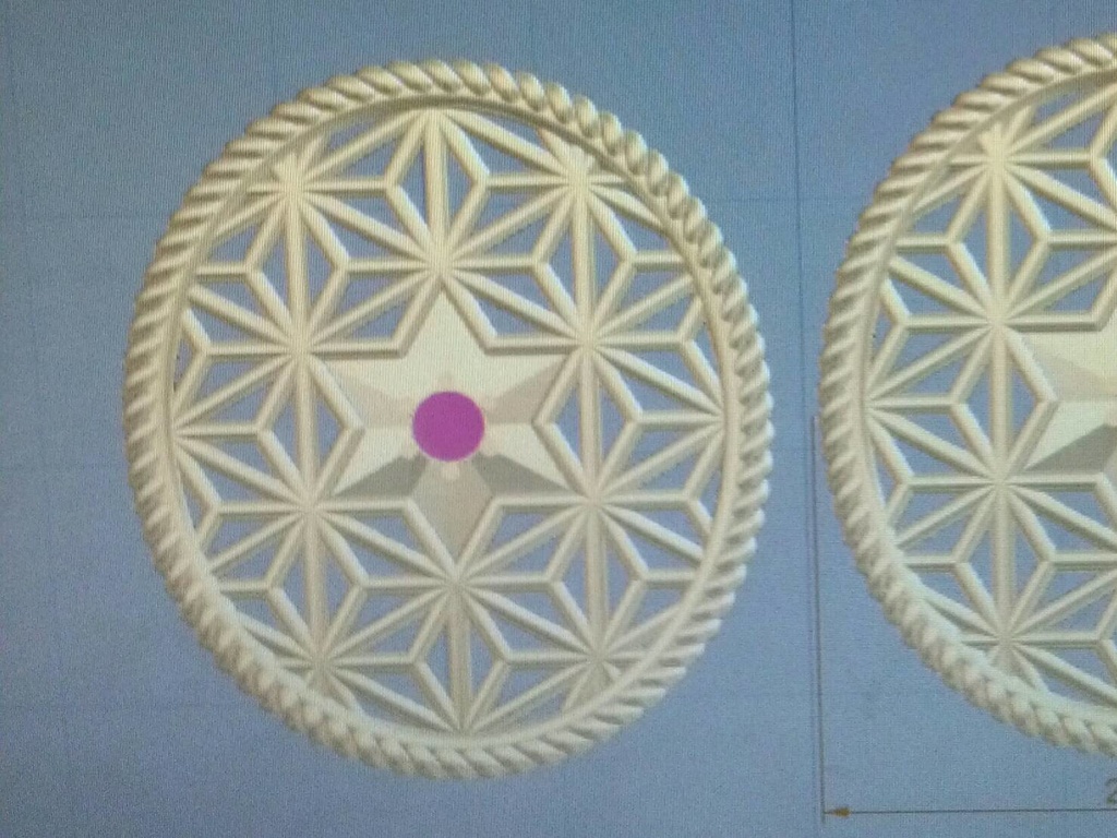 麻の葉模様のブローチ