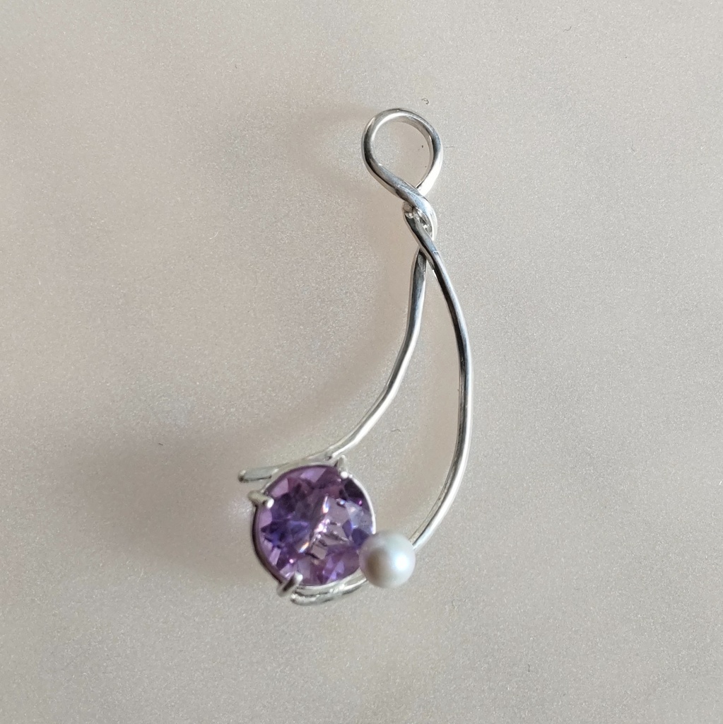 アメジストのペンダントトップ