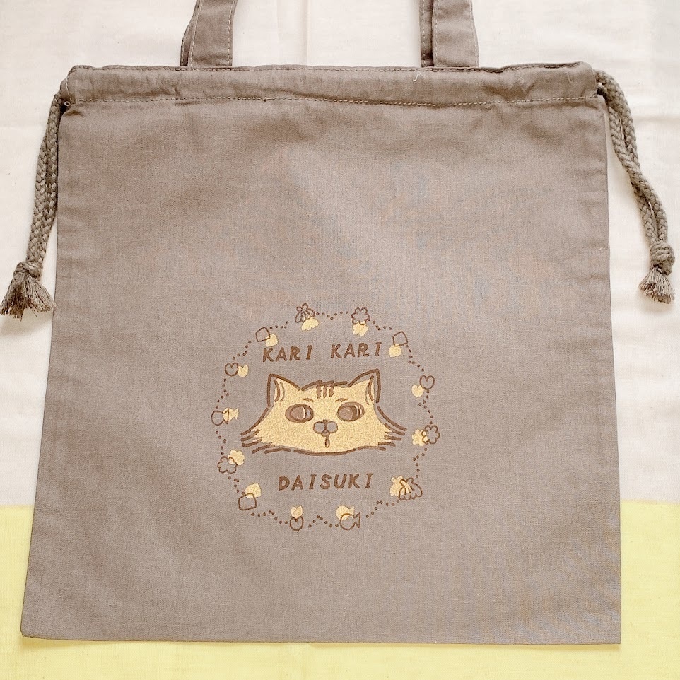 カリカリ大好きチンチラ猫 巾着トートバッグ カーキ
