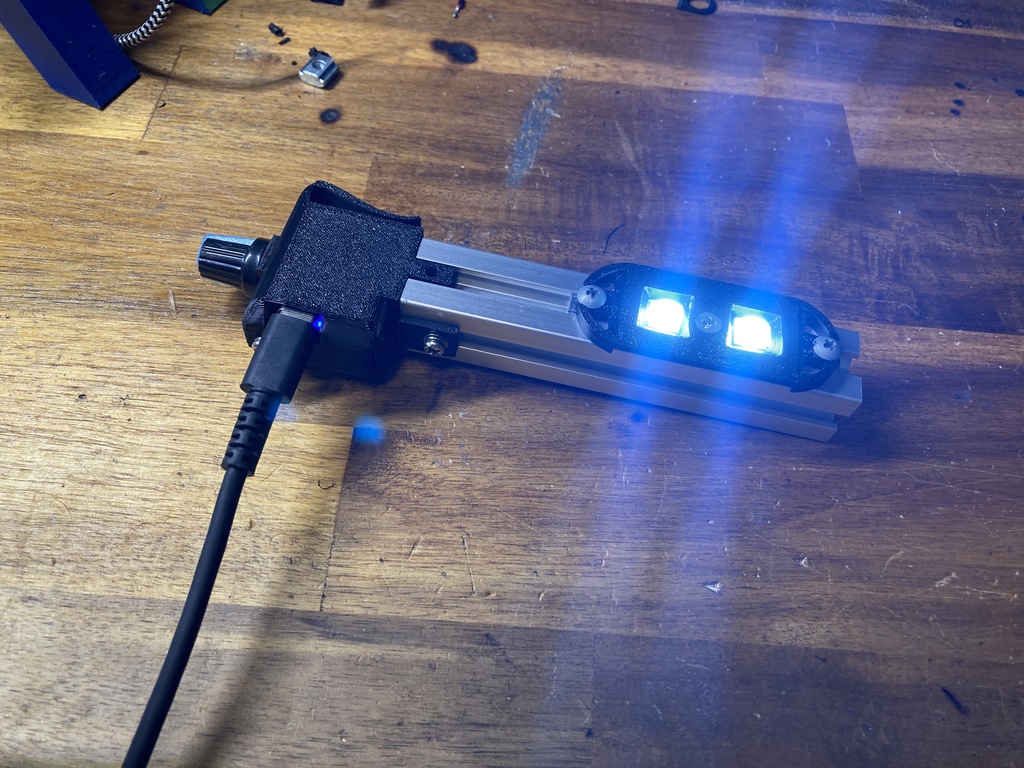 USB PD30w駆動 モバイル投光器 6000lm XHP70.2×2灯
